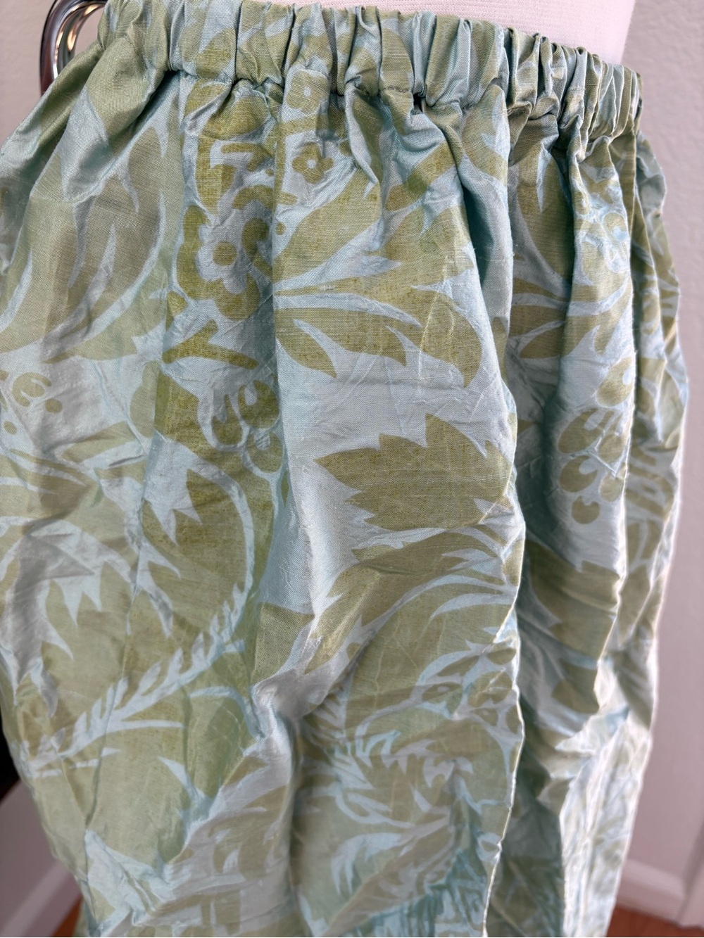 Botanical Green Leaf-Print Elastic Waist Maxi Skirt - Picture 3 of 6